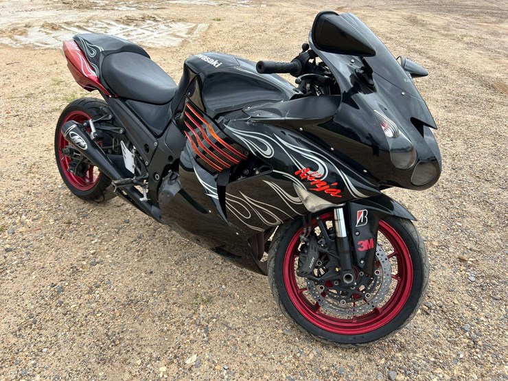 2007-kawasaki-ninja-zx-14-(-26,228-miles)-image-4