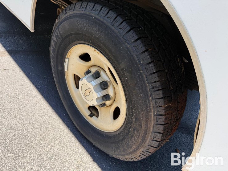 2011-chevrolet-express-g3500-image-19
