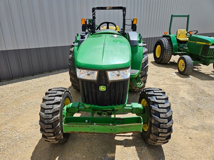 john-deere-4066m-image-8