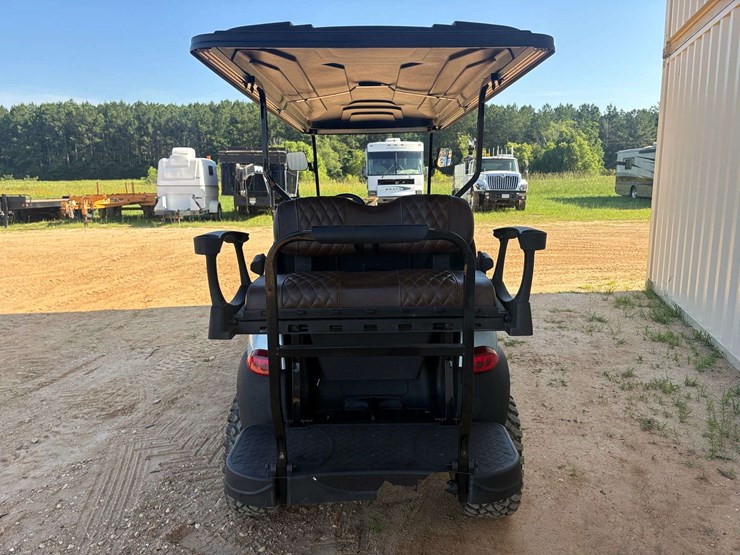 2025-club-car-6-seater-gas-golf-cart-image-6