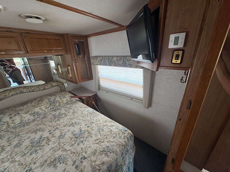 1999-allegro-bay-32'-motorhome-(62,037-miles)-image-27
