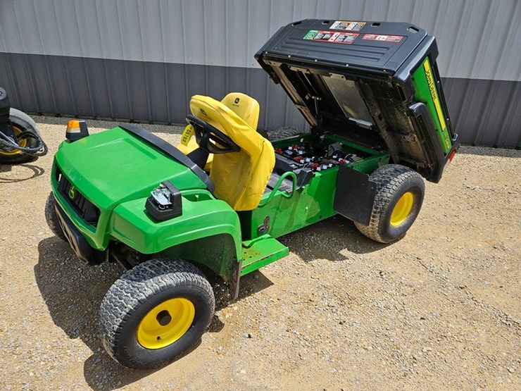 2014-john-deere-gator-image-14