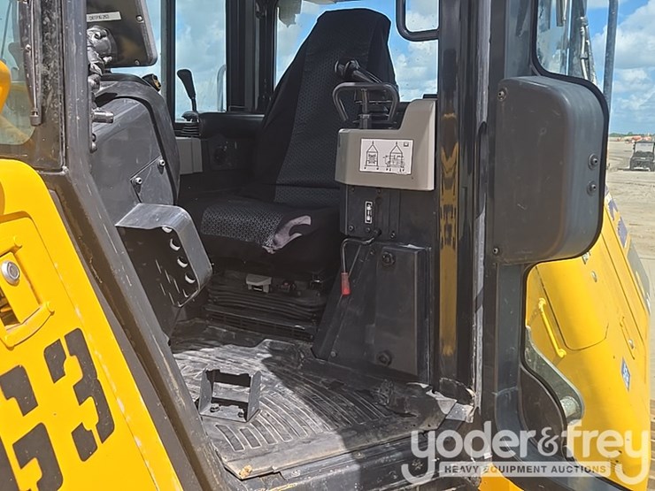 2021-komatsu-d61pxi-24-image-42