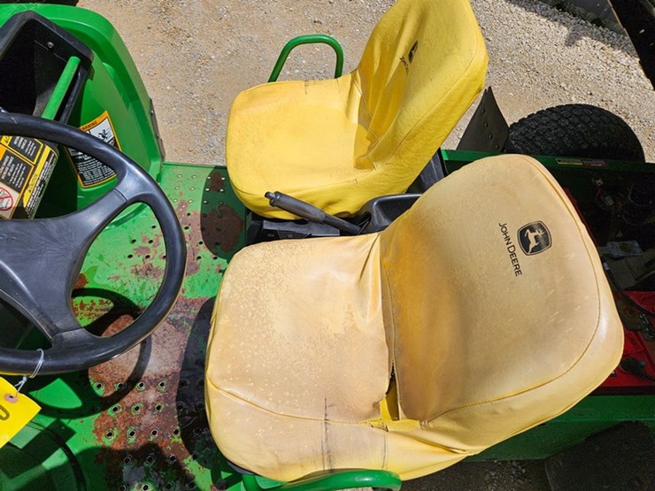 2011-john-deere-gator-image-24