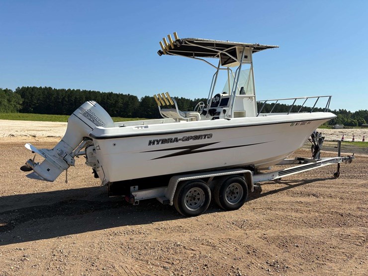 2002-hydra-sports-20'-center-console-boat-w/-tandem-axle-trailer-image-3