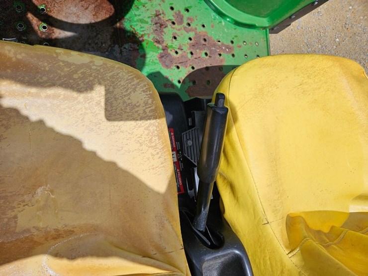 2011-john-deere-gator-image-25