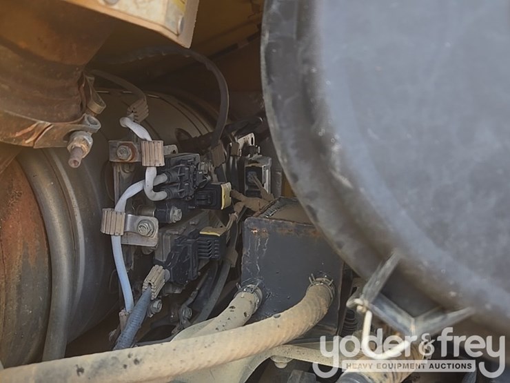 2024-komatsu-d61px-24-image-42