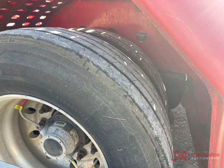 2016-peterbilt-365-image-12