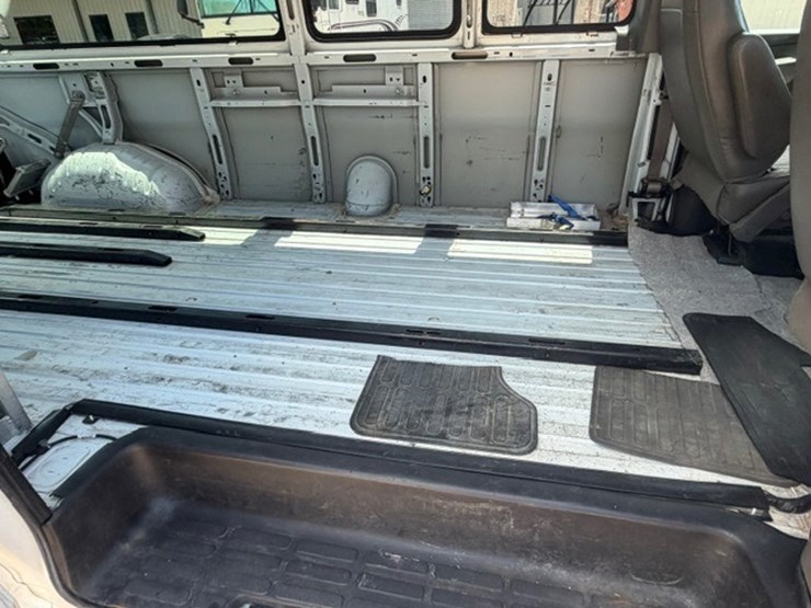 2013-chevrolet-express-3500-image-27