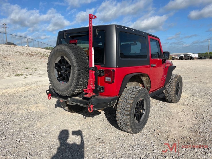 2012-jeep-wrangler-sport-image-2