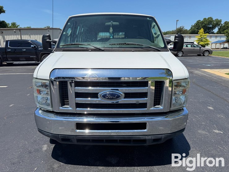 2013-ford-cargo-image-2