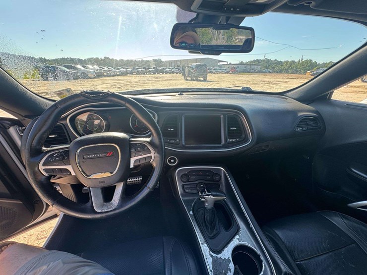 2015-dodge-challenger-r/t-hemi-2d-coupe---193,876-miles-image-13