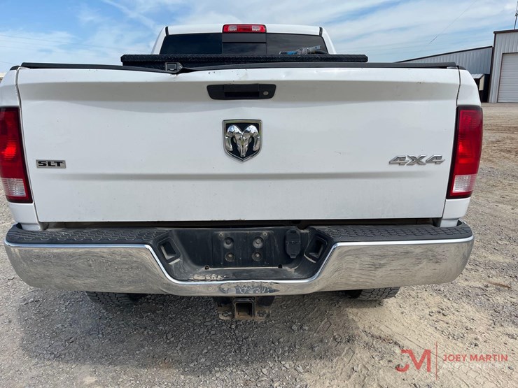 2016-dodge-2500-image-11