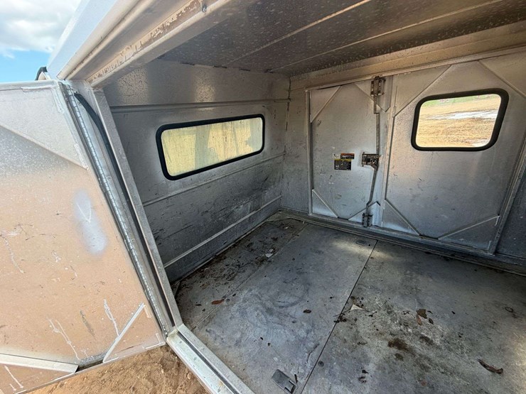 2005-club-car-carry-all-zmt-utility-cart-image-14