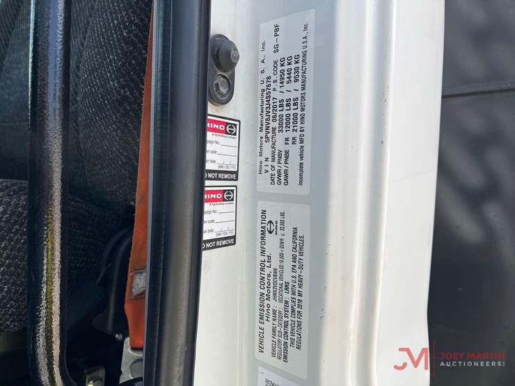 2018-hino-338-image-19
