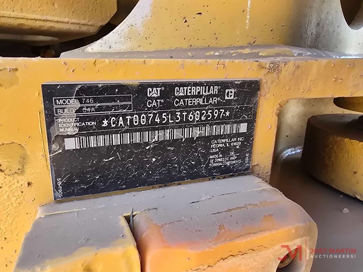 2021-caterpillar-745-image-34