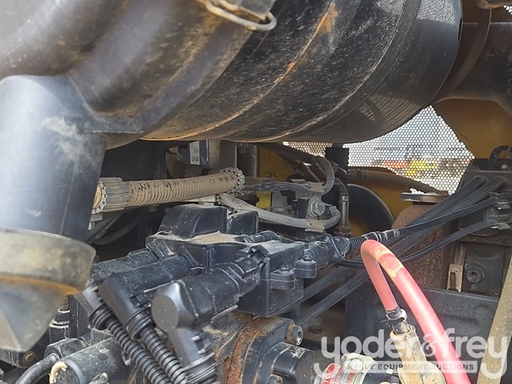 2024-komatsu-d61px-24-image-43