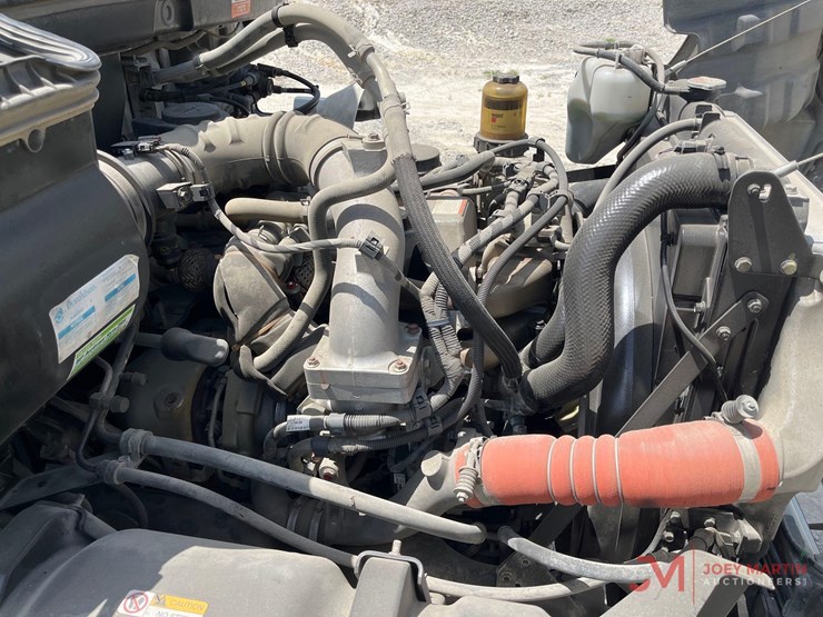 2018-hino-338-image-17