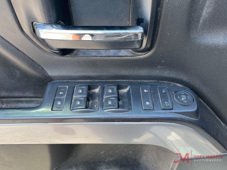 2015-chevrolet-silverado-2500-image-21