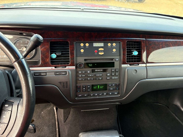 2008-lincoln-town-car-limousine-(86,235-miles)-image-14