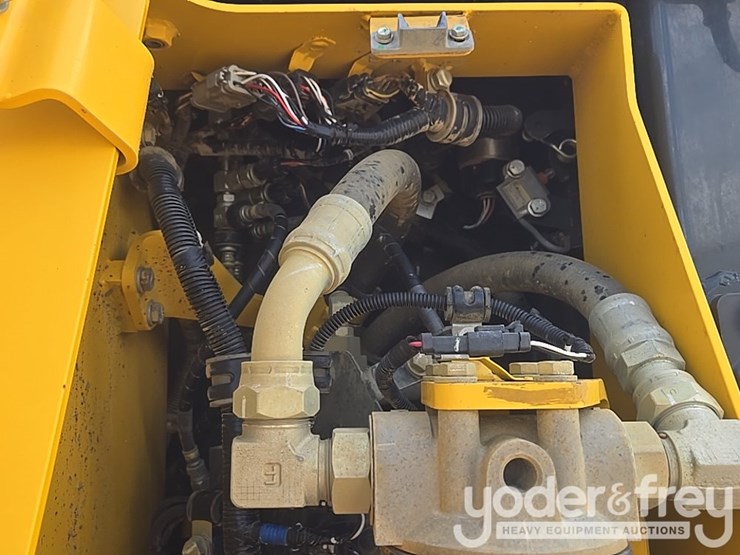 2024-komatsu-d61px-24-image-36
