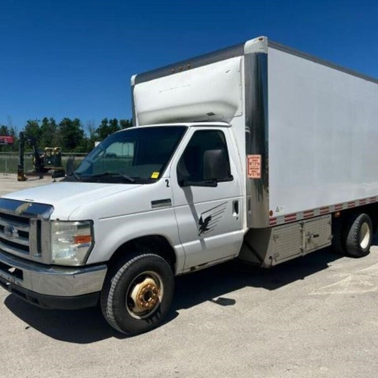 2008 FORD E450