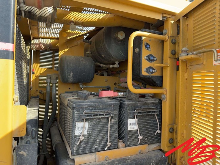 caterpillar-140h-image-23