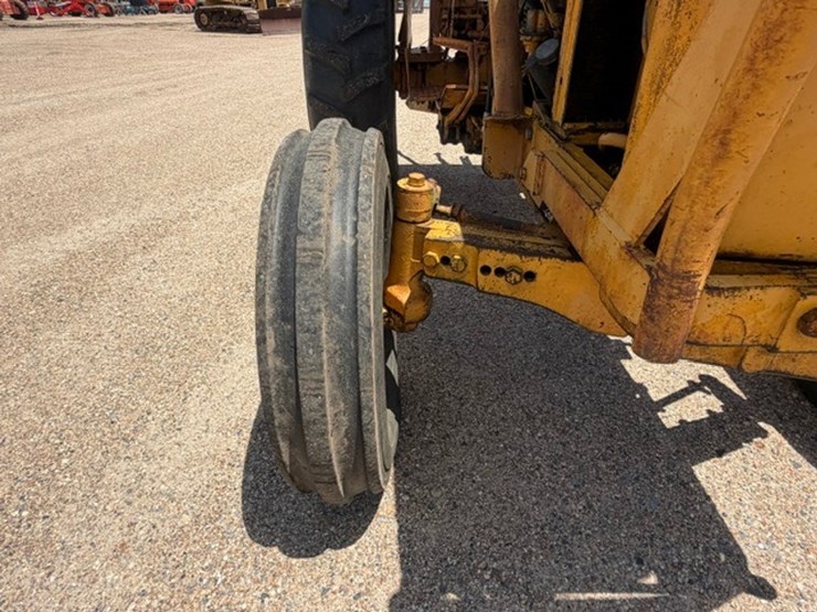 john-deere-302-image-23