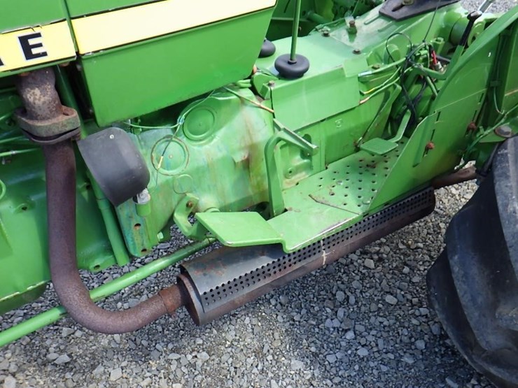 john-deere-2040-image-9