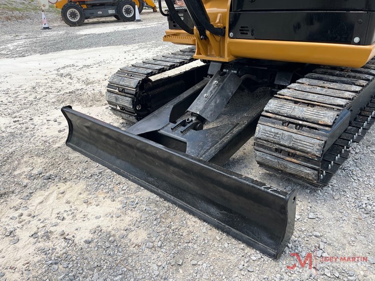 2022-caterpillar-305.5e2-image-10