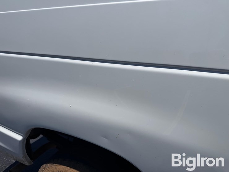 2013-ford-cargo-image-16