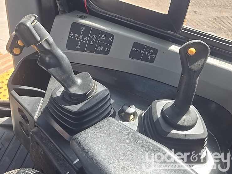 2019-caterpillar-d6t-lgp-image-53