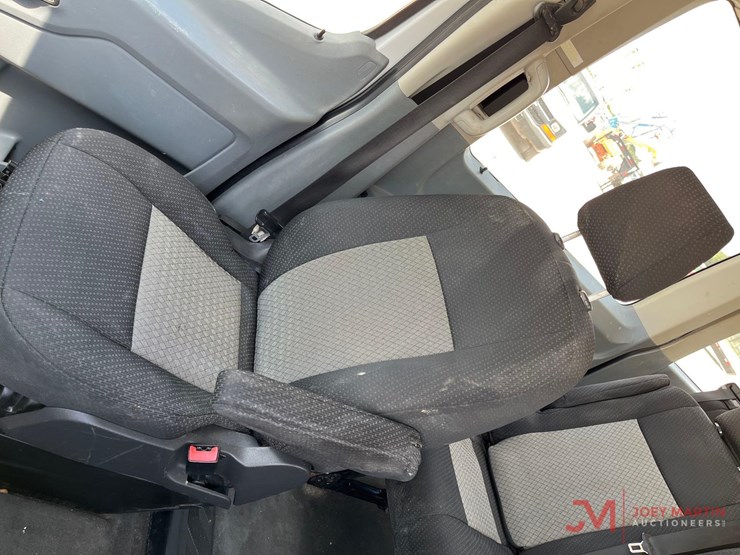 2019-ford-transit-image-14