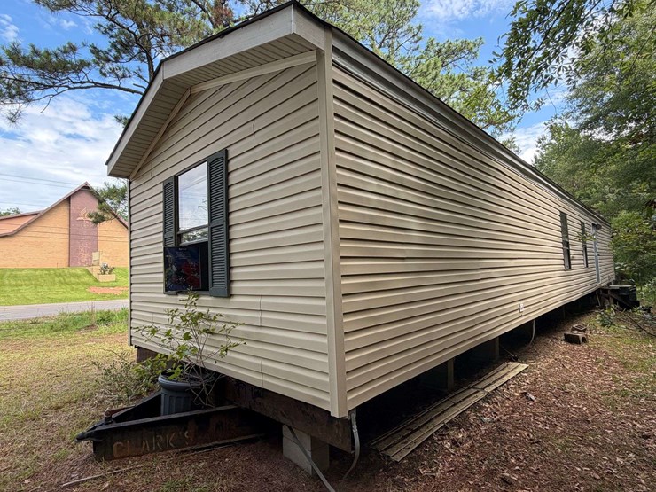 2000-horton-homes-inc.-14x64-2br/2bath-mobile-home-image-4