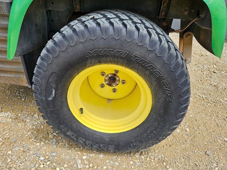 2020-john-deere-gator-image-16