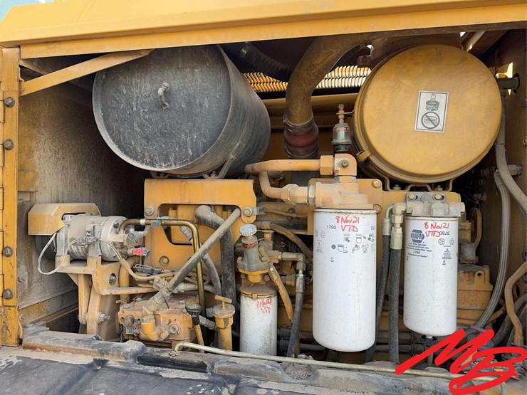 caterpillar-140h-image-18