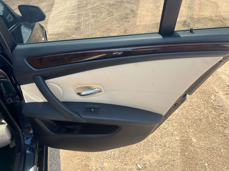 2010-bmw-535i-4-door-sedan-(171,524-miles)-image-18