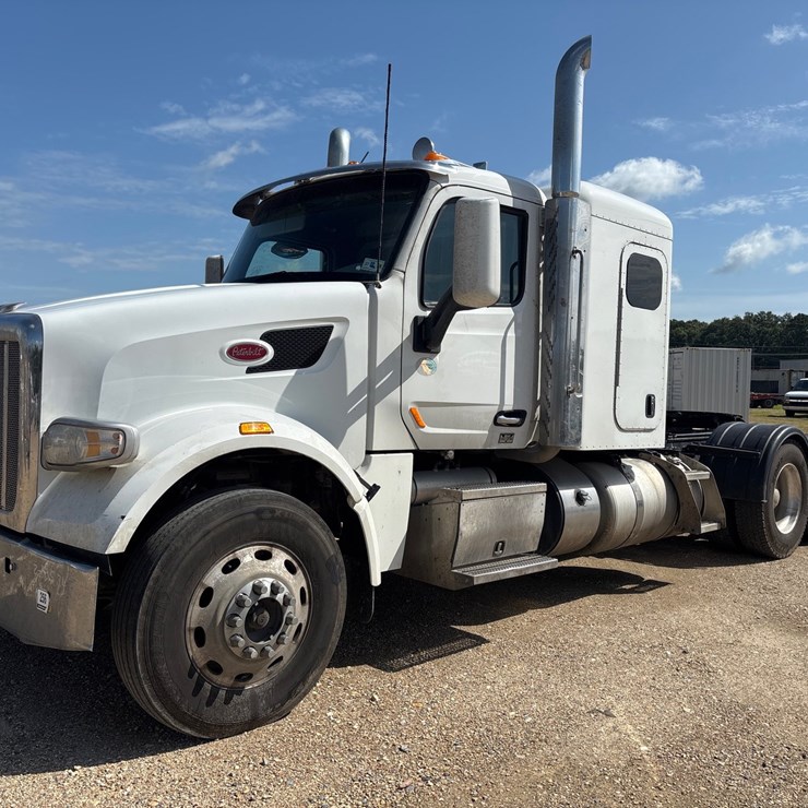 2020 PETERBILT 567