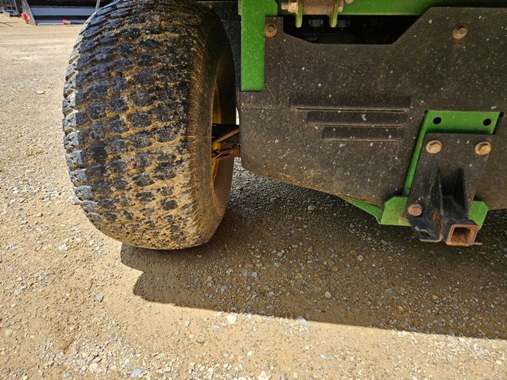 2014-john-deere-gator-image-21