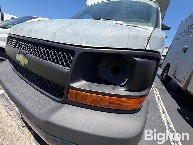 2011-chevrolet-express-g3500-image-13