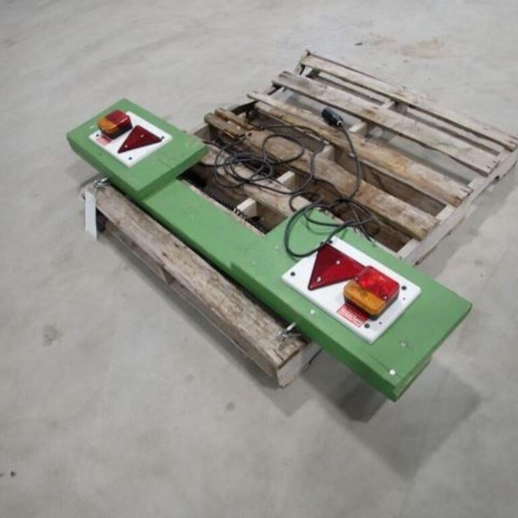 Portable Hook-On Trailer Light/Signal Bar