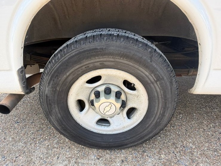2013-chevrolet-express-3500-image-25