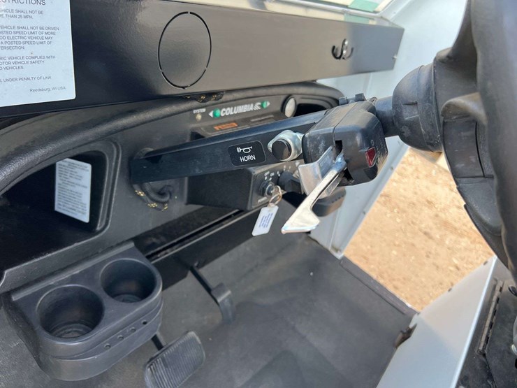 2012-columbia-6-seat-summit-golf-cart-(-875.8-hours)-image-43