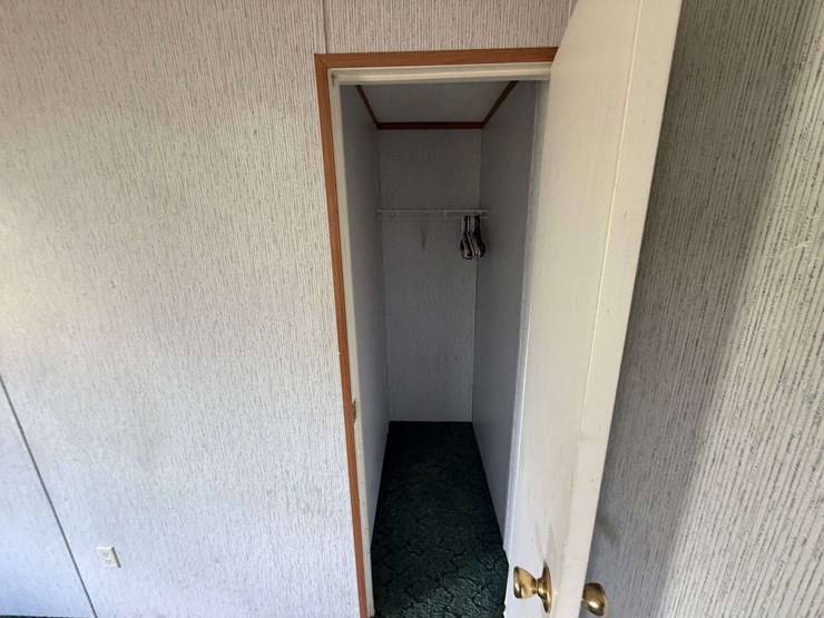 2000-horton-homes-inc.-14x64-2br/2bath-mobile-home-image-39