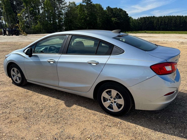 2018-chevrolet-cruze-ls-4-door-sedan-(73,376-miles)-image-4