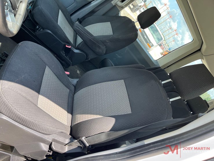 2019-ford-transit-image-13