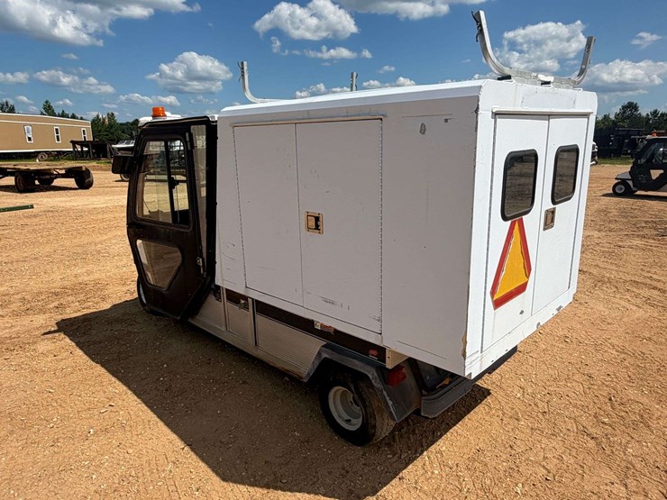 2005-club-carry-all-zmt-utility-cart-image-4