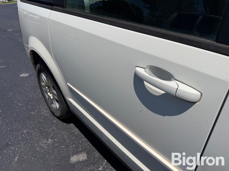 2010-dodge-grand-caravan-se-image-10