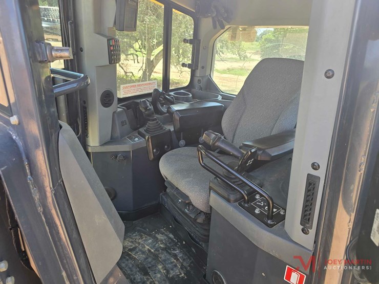 2020-deere-850l-wlt-image-31