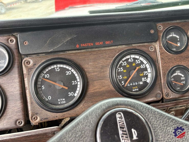 1993-freightliner-fld120-image-78
